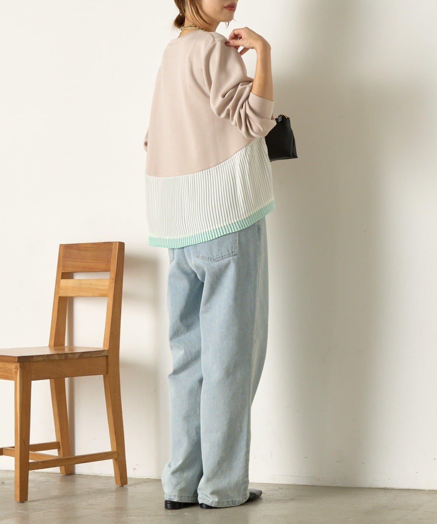 下襬百褶拼接針織上衣