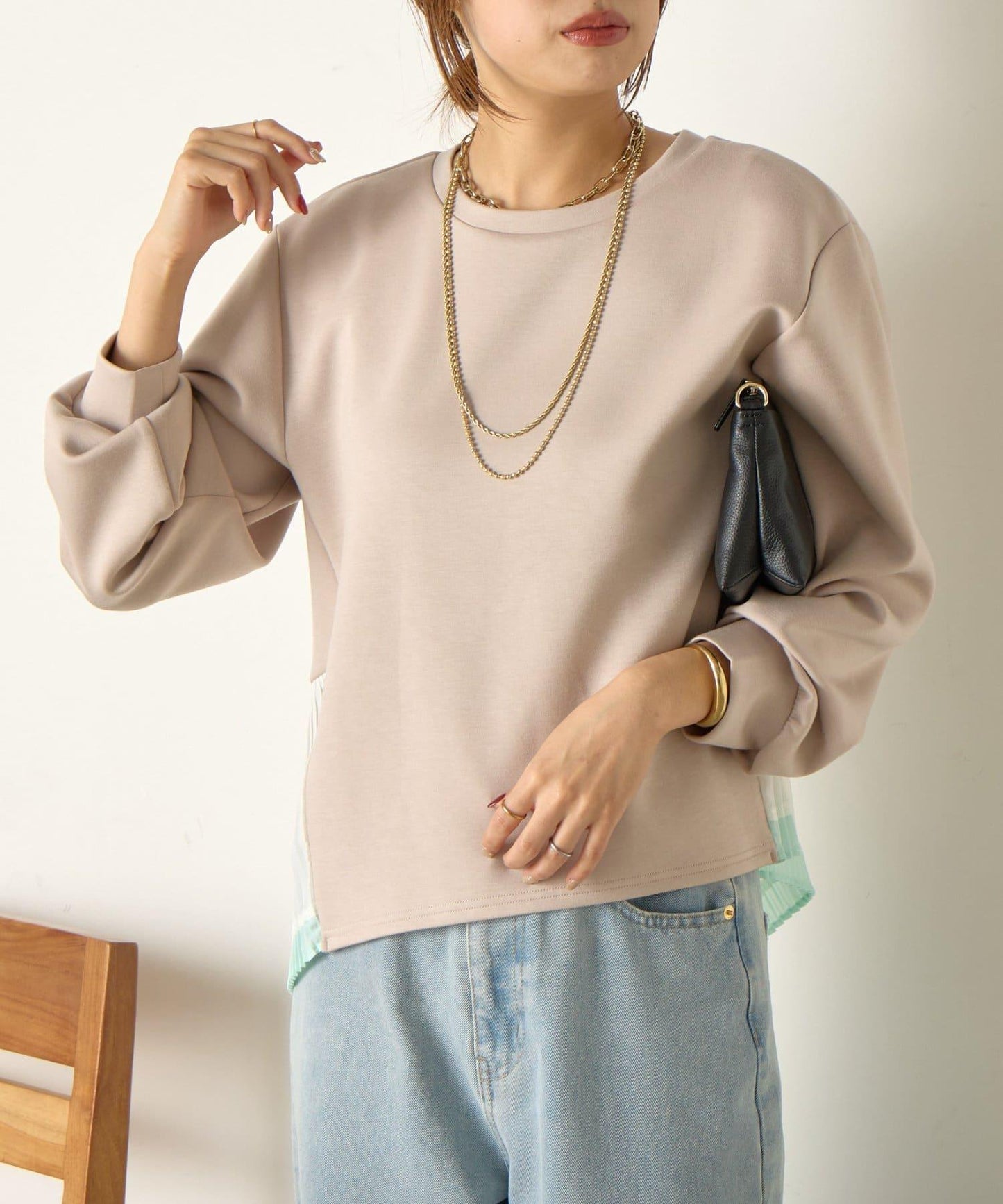 下襬百褶拼接針織上衣