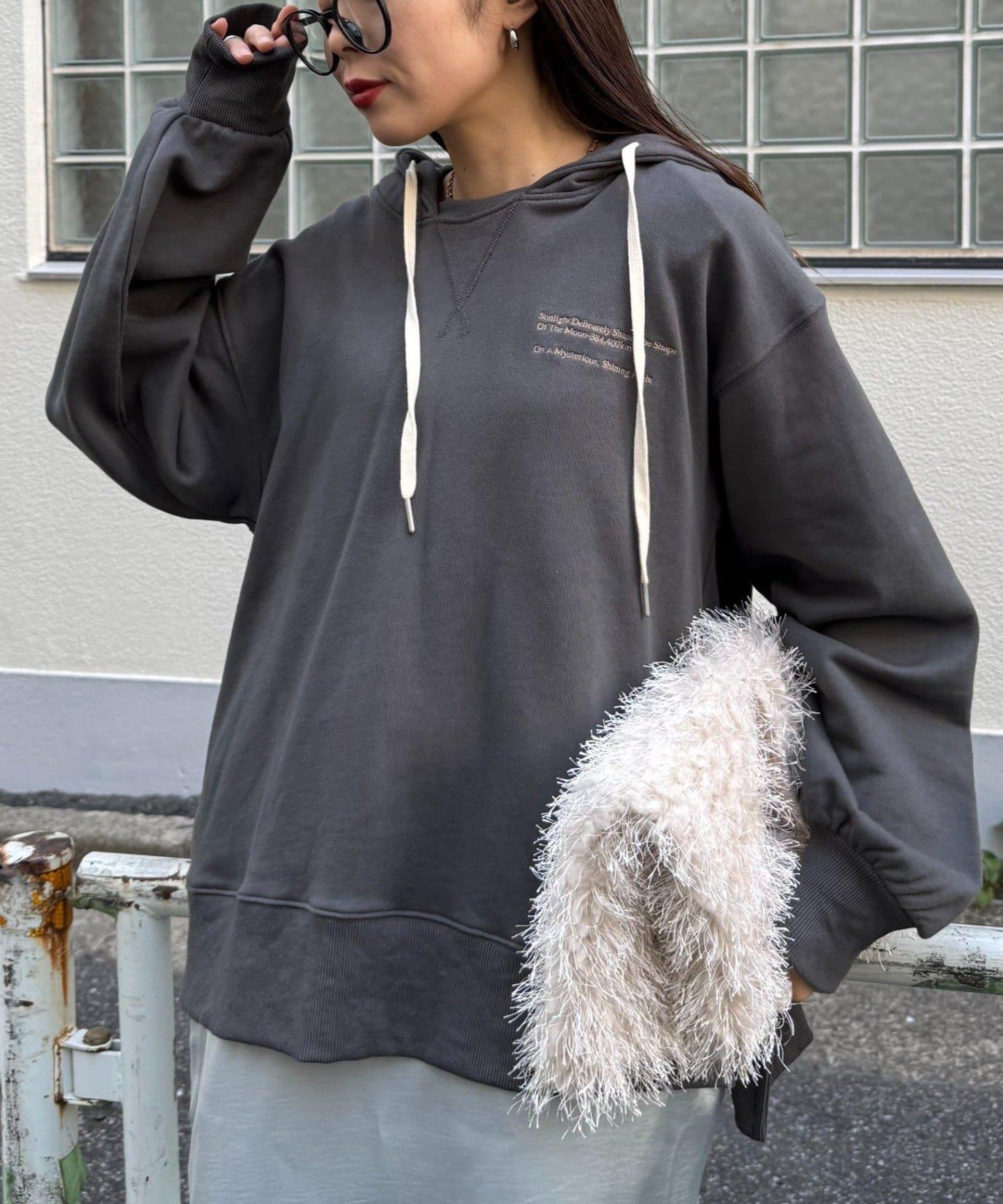 單點logo刺繡連帽衛衣