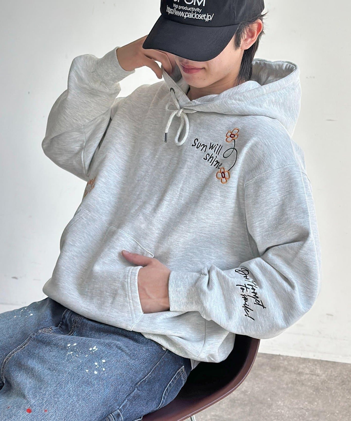 塗鴉刺繡連帽衛衣