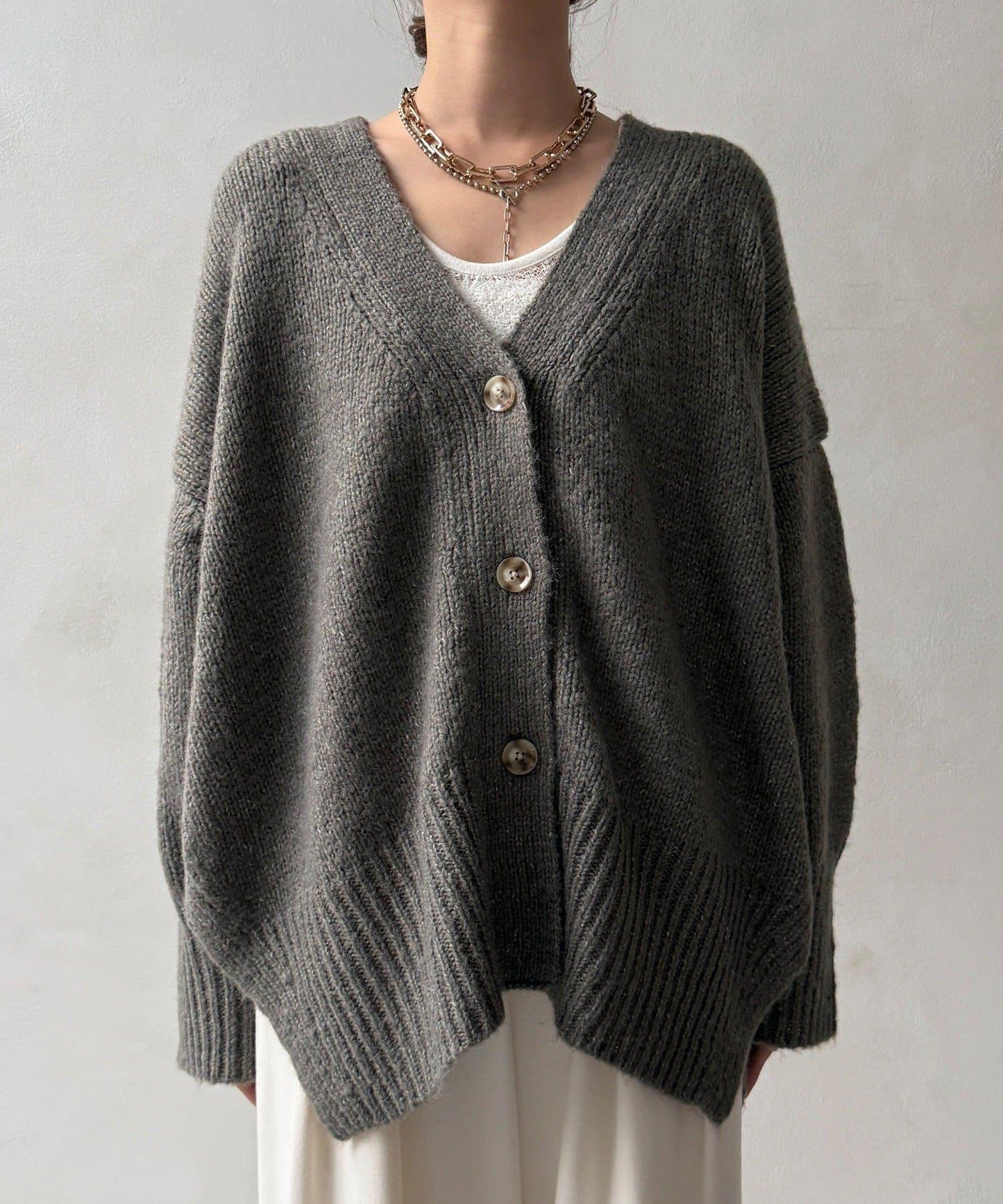 寬鬆版型V領針織開衫