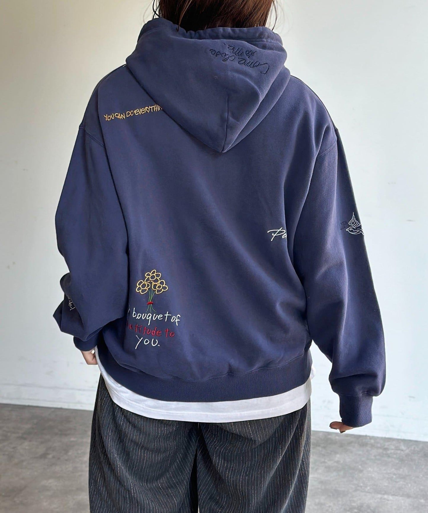 塗鴉刺繡連帽衛衣