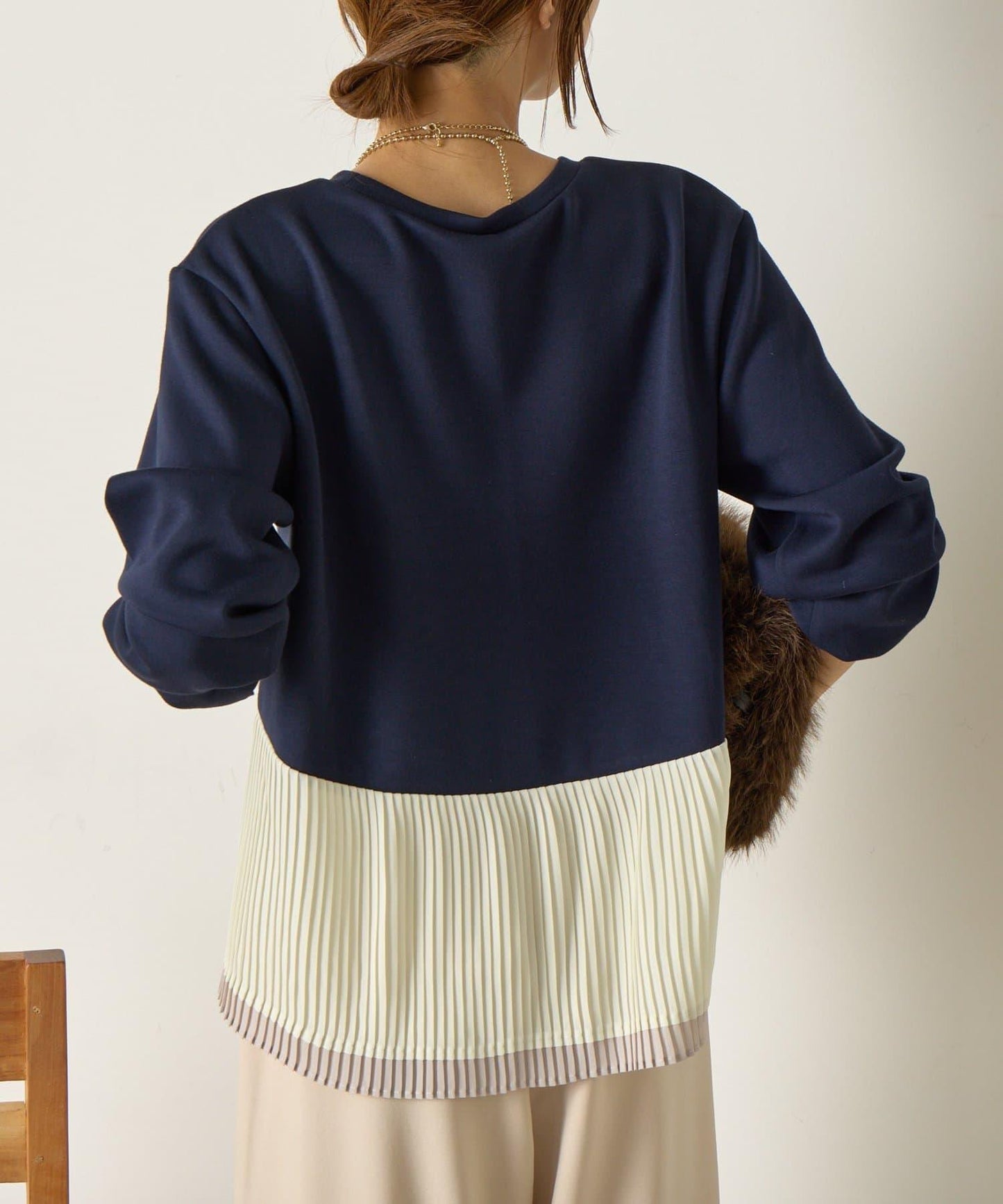 下襬百褶拼接針織上衣