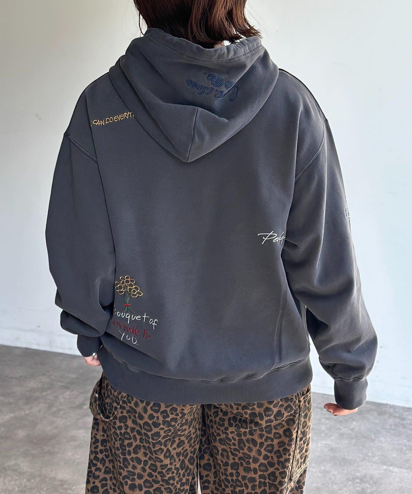 塗鴉刺繡連帽衛衣