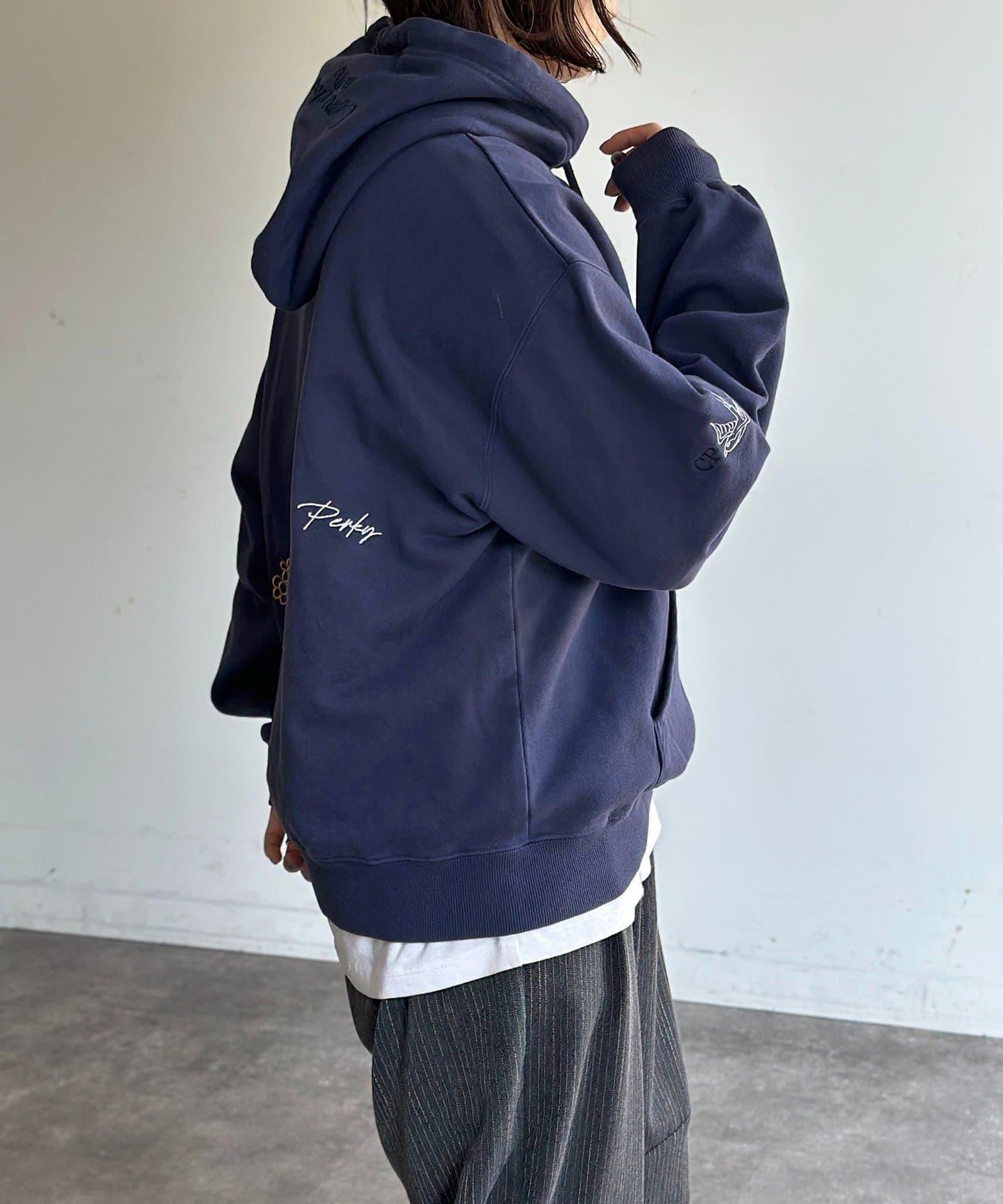 塗鴉刺繡連帽衛衣