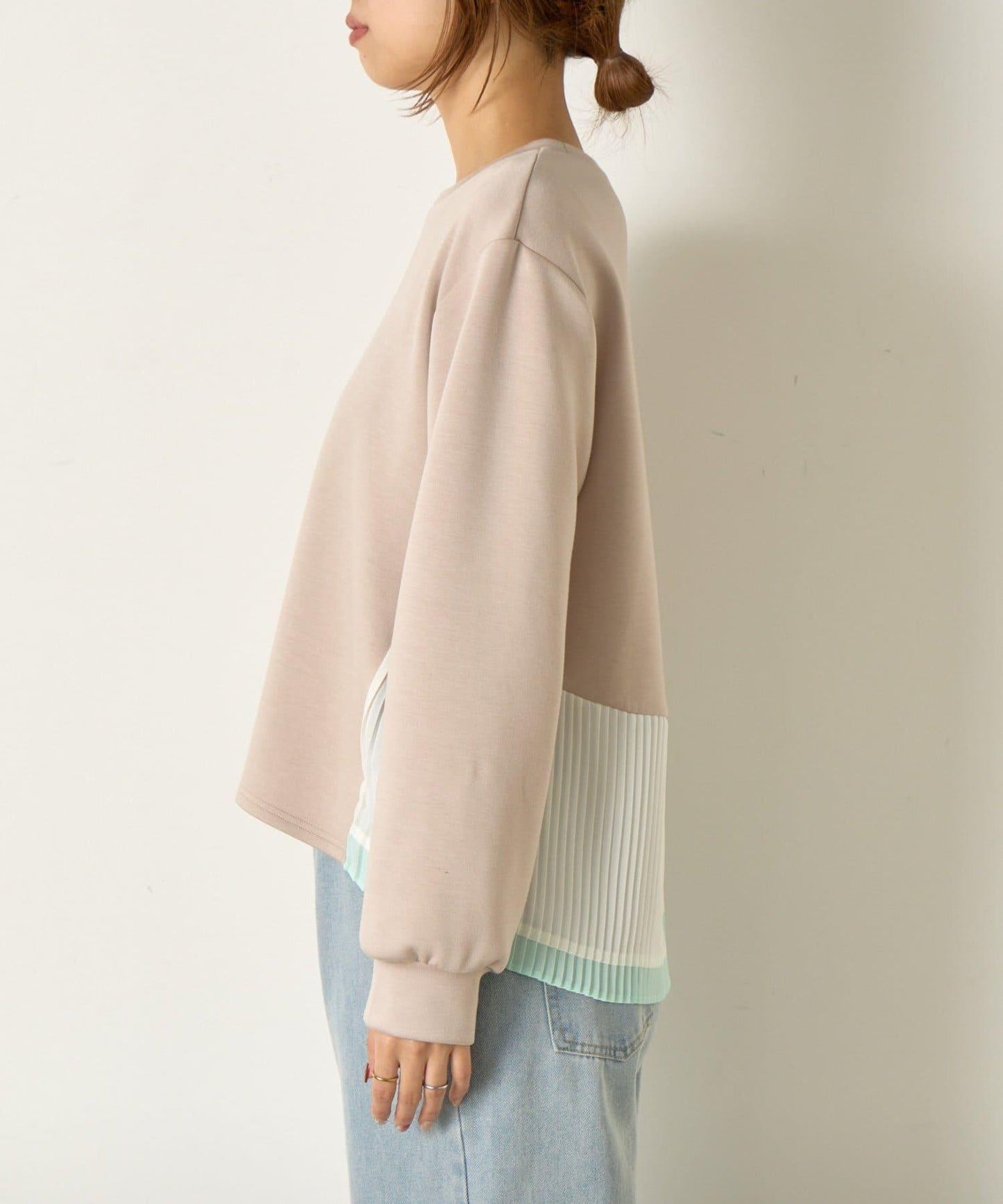 下襬百褶拼接針織上衣