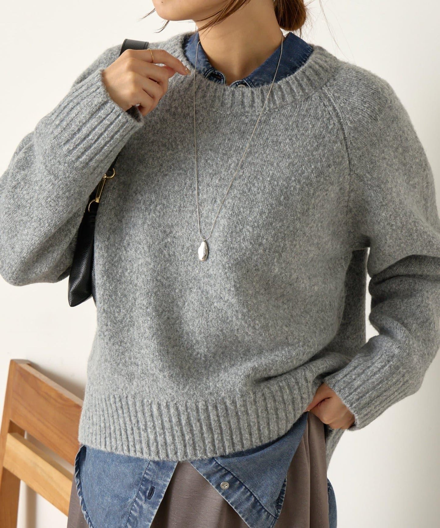 羊毛感圓領針織衫