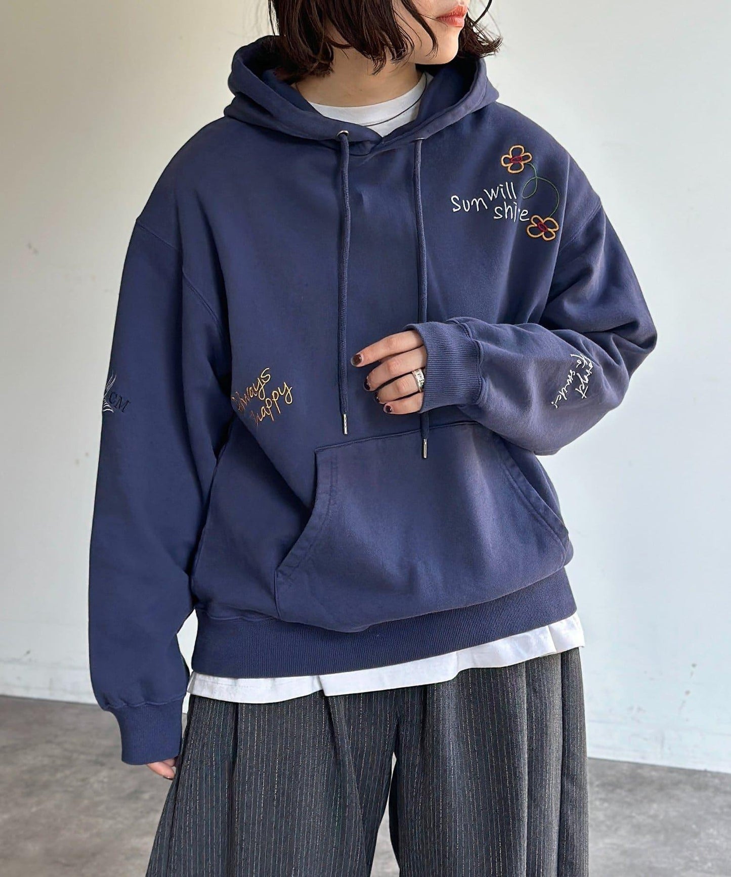 塗鴉刺繡連帽衛衣