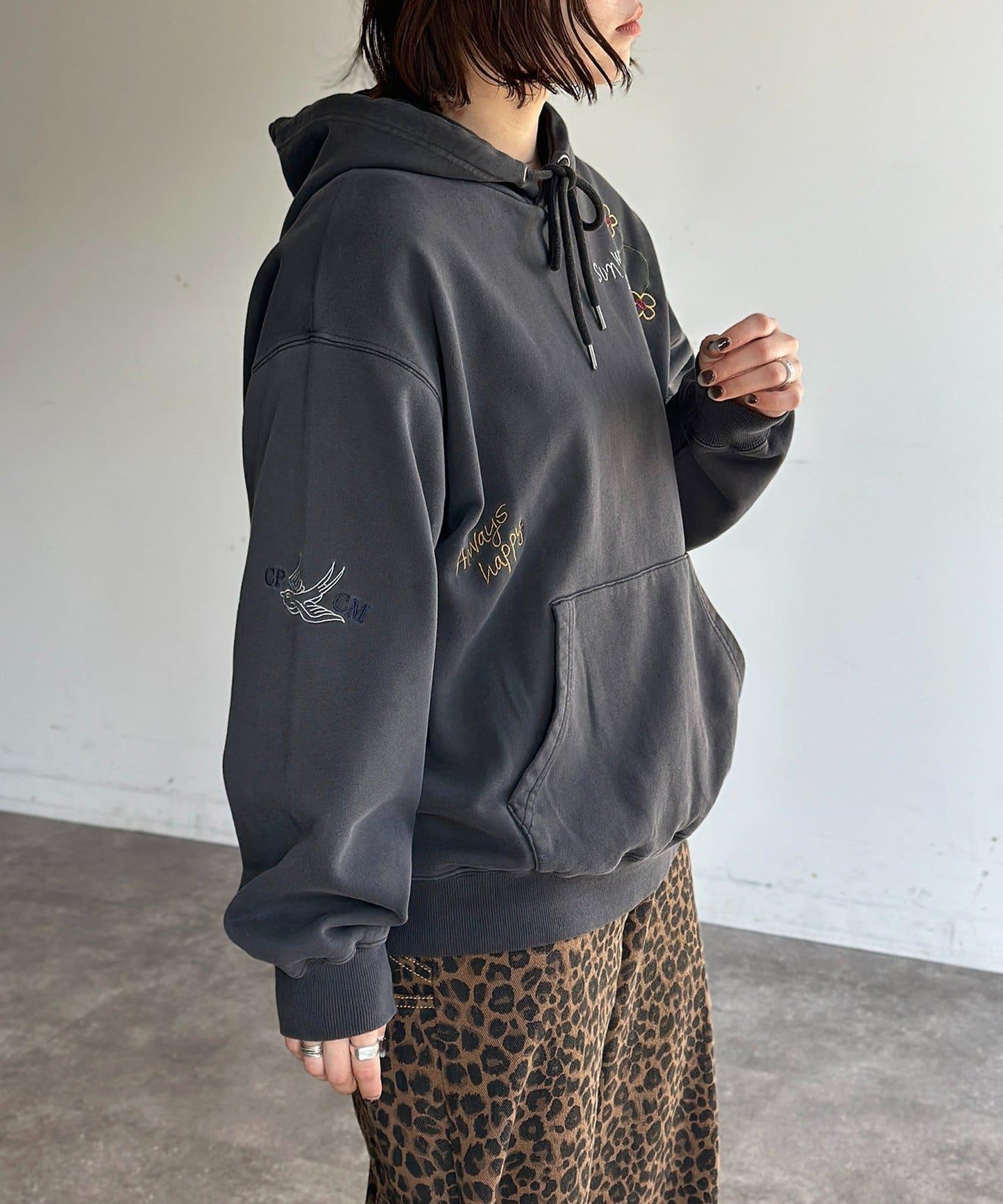 塗鴉刺繡連帽衛衣