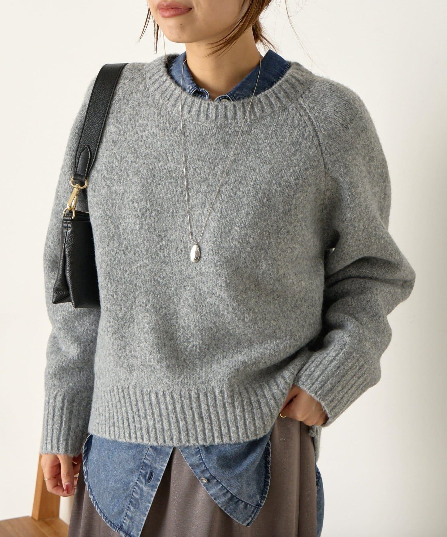 羊毛感圓領針織衫