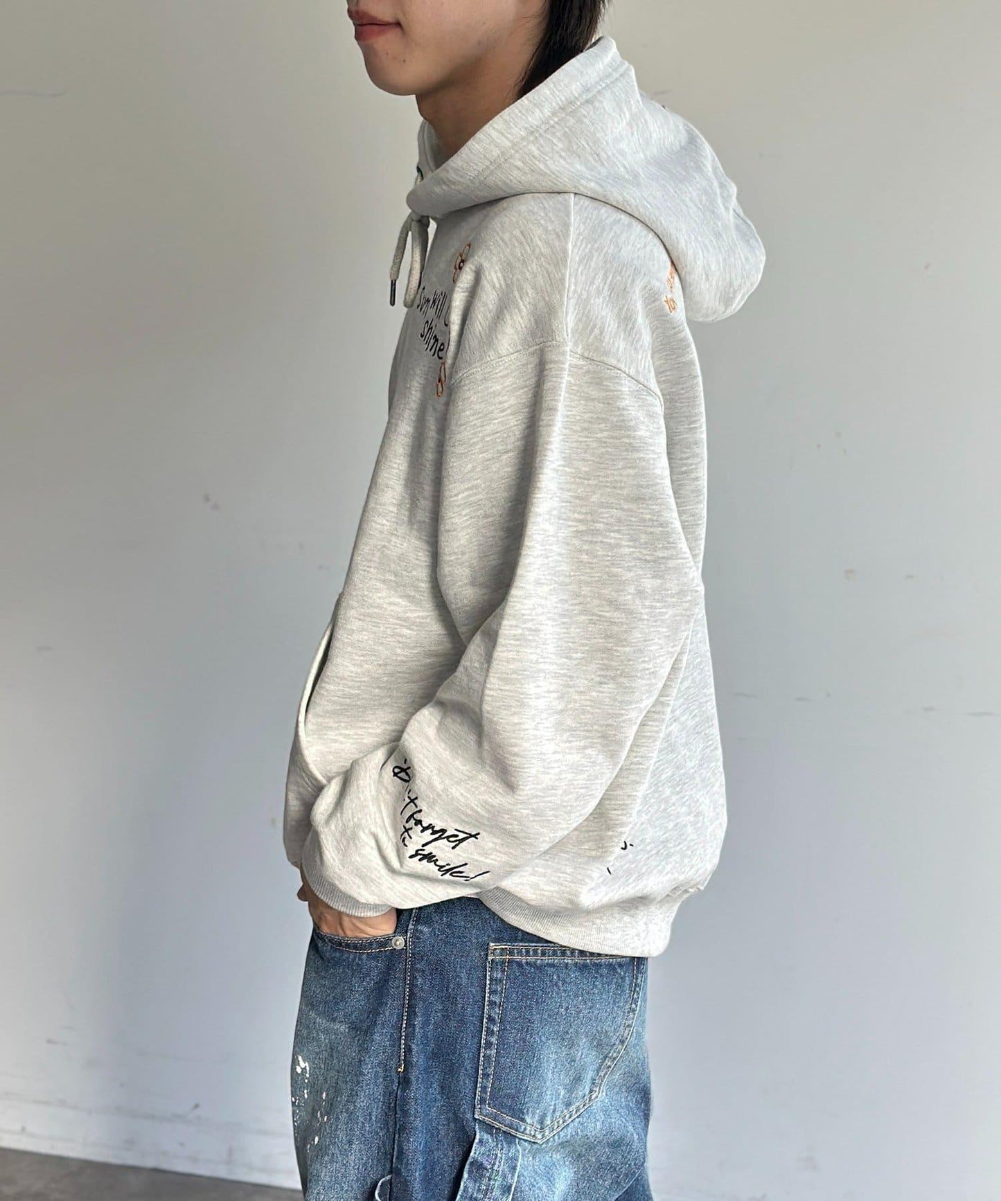 塗鴉刺繡連帽衛衣