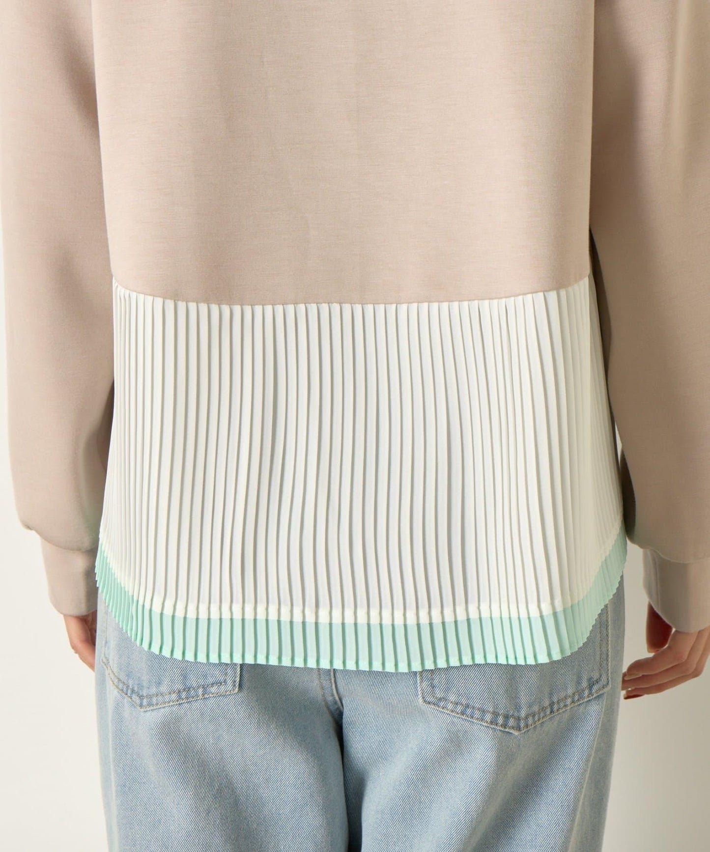 下襬百褶拼接針織上衣