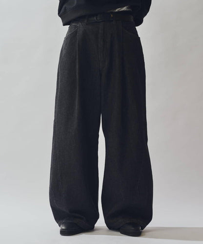 硬挺直筒牛仔褲