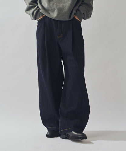 硬挺直筒牛仔褲