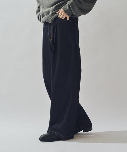 硬挺直筒牛仔褲