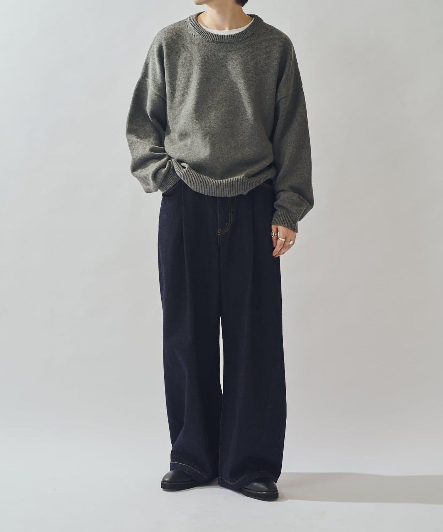 硬挺直筒牛仔褲