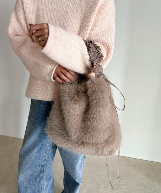 褶皺手柄仿皮草單肩包