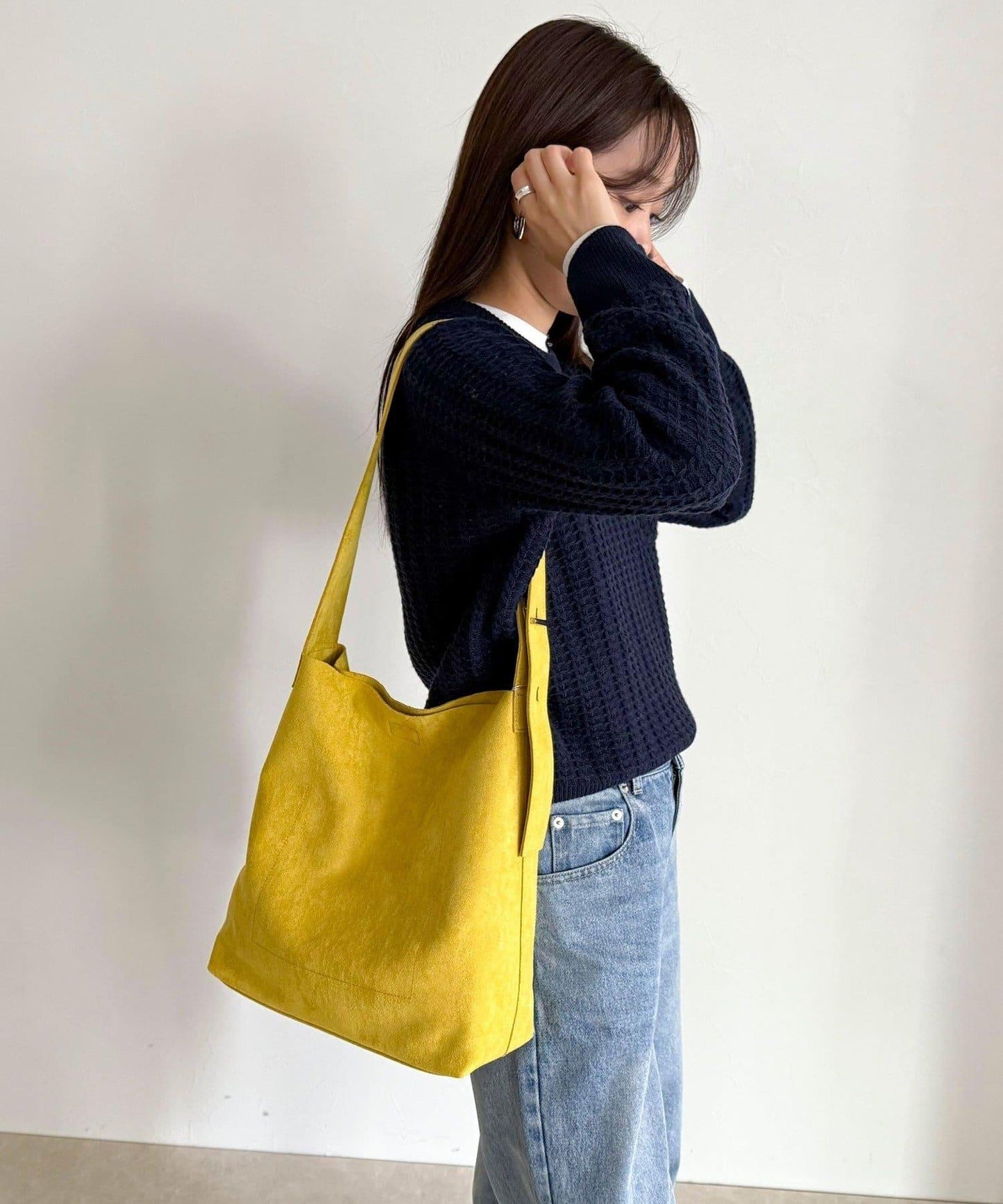 仿麂皮可調節單肩包