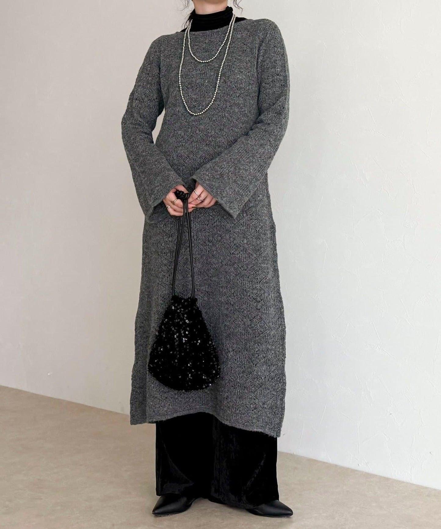 馬海毛混紡鏤空圖案喇叭袖連衣裙