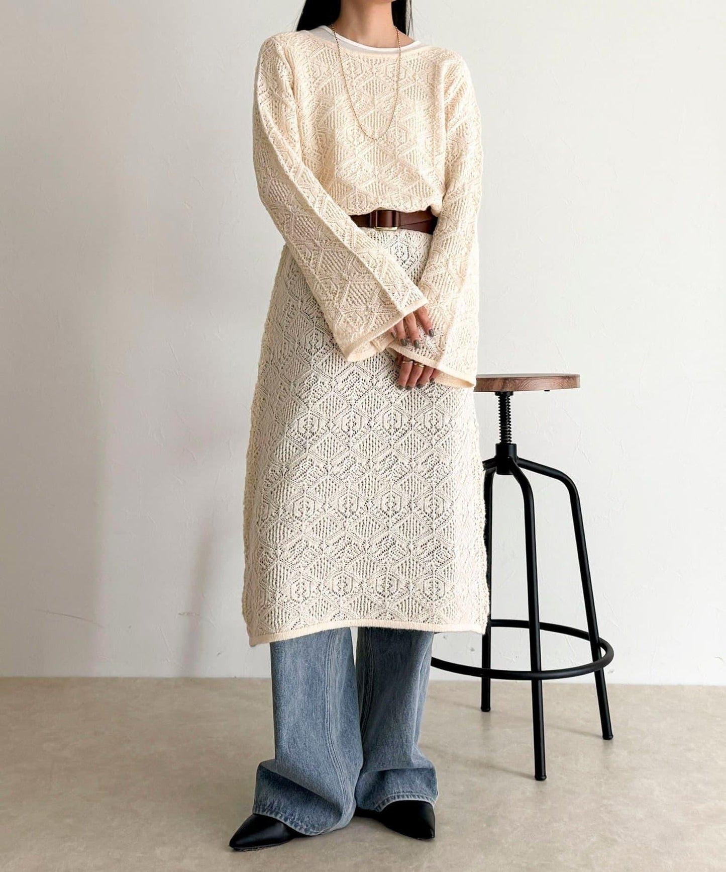 馬海毛混紡鏤空圖案喇叭袖連衣裙