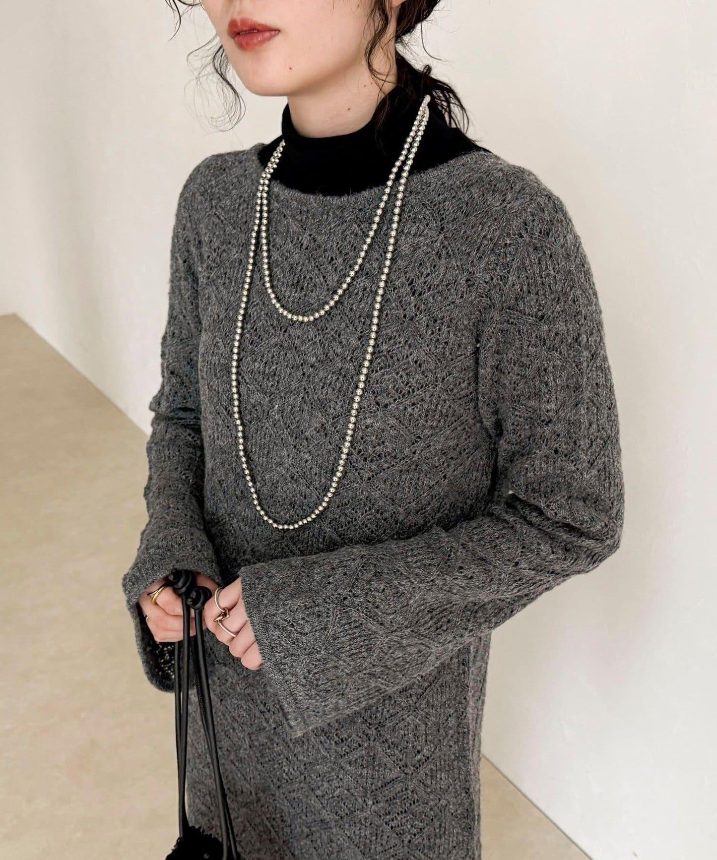 馬海毛混紡鏤空圖案喇叭袖連衣裙