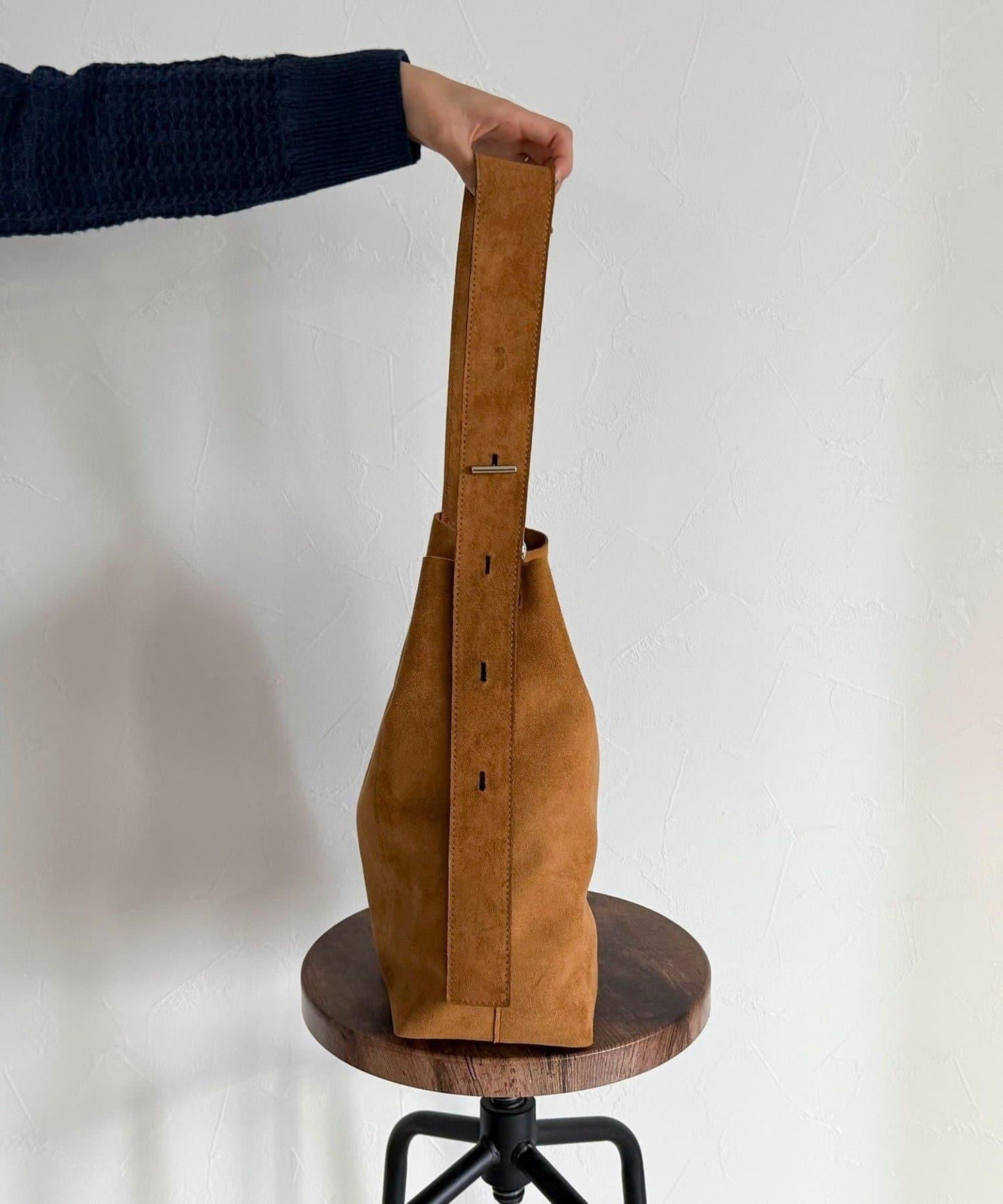 仿麂皮可調節單肩包