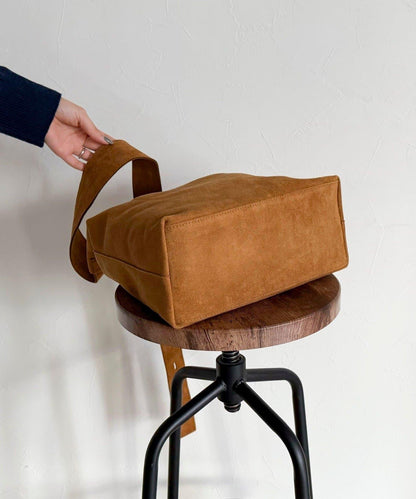 仿麂皮可調節單肩包