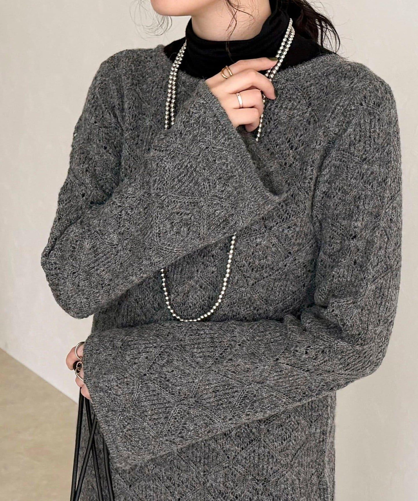 馬海毛混紡鏤空圖案喇叭袖連衣裙