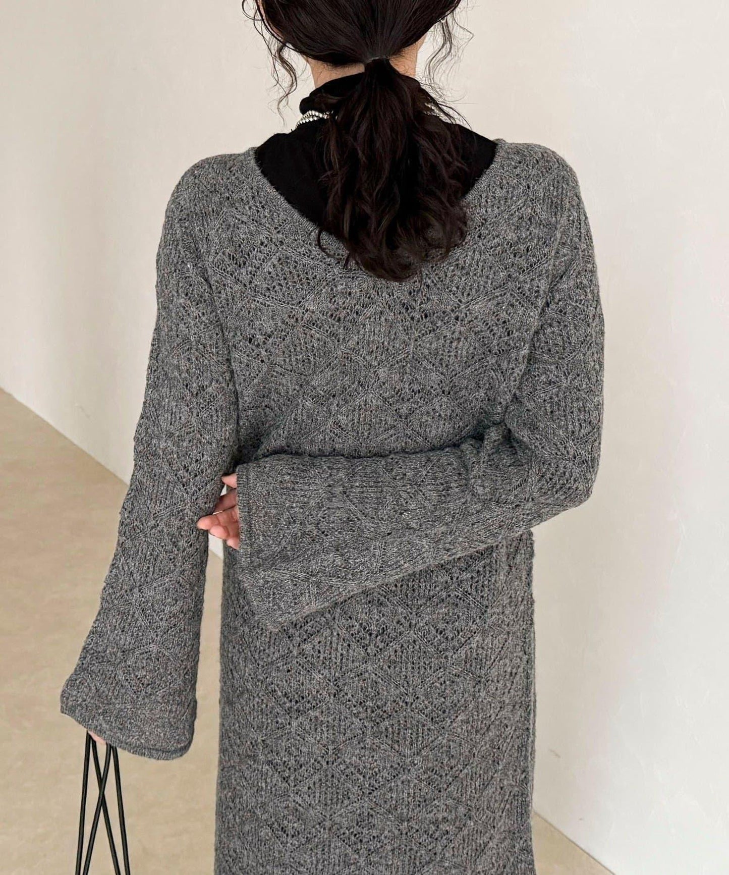 馬海毛混紡鏤空圖案喇叭袖連衣裙