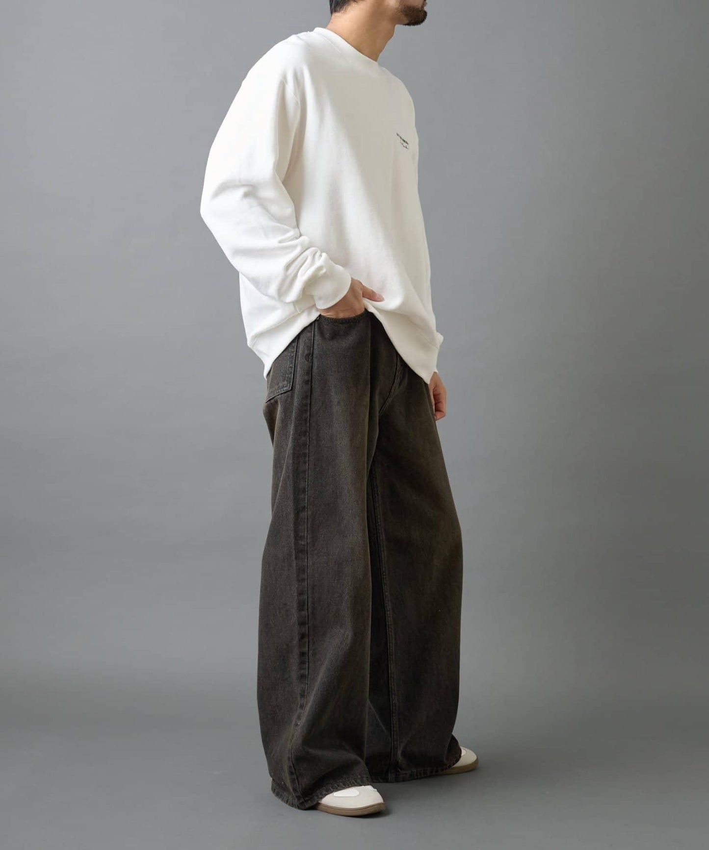 條形碼刺繡圓領衛衣