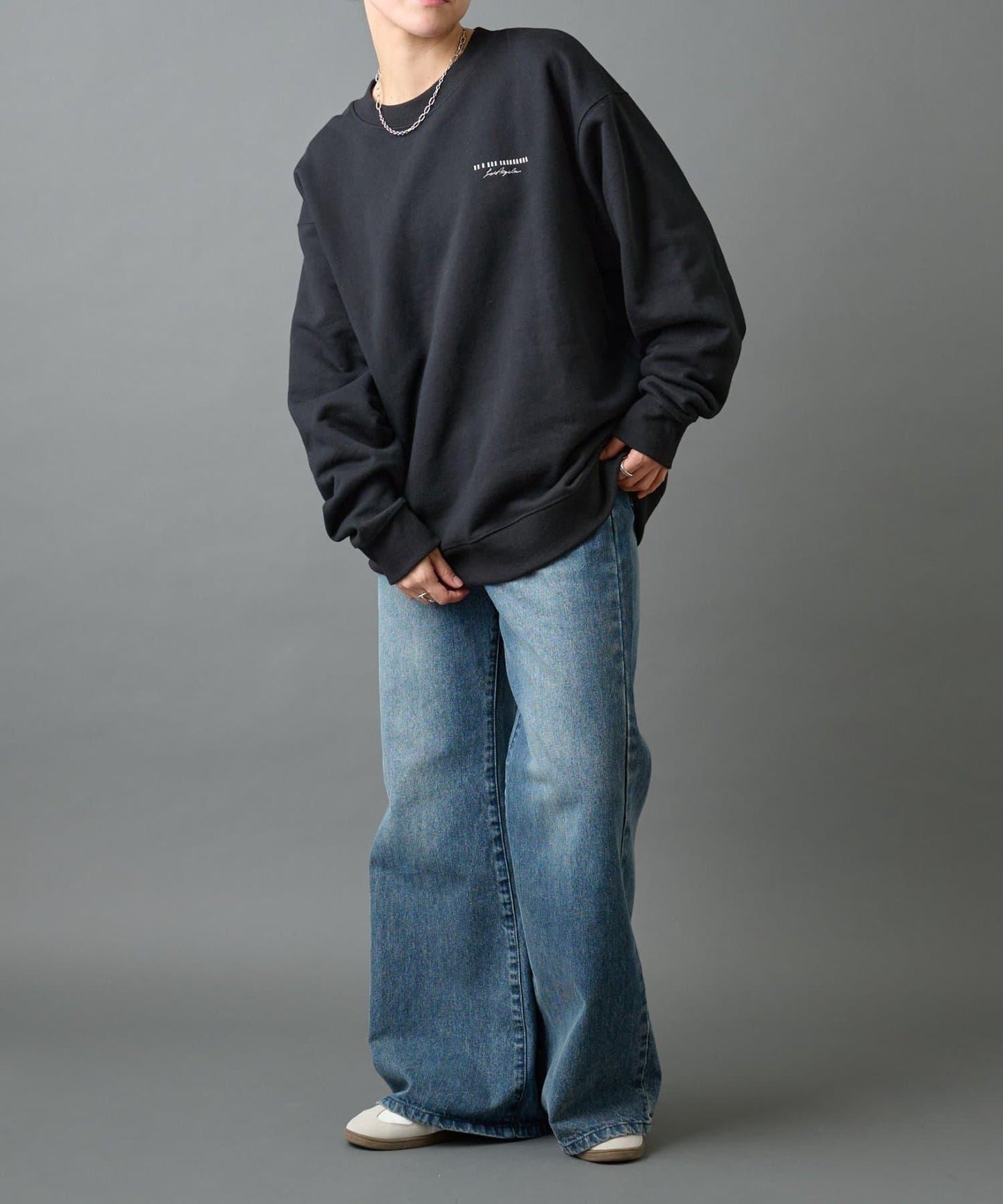 條形碼刺繡圓領衛衣