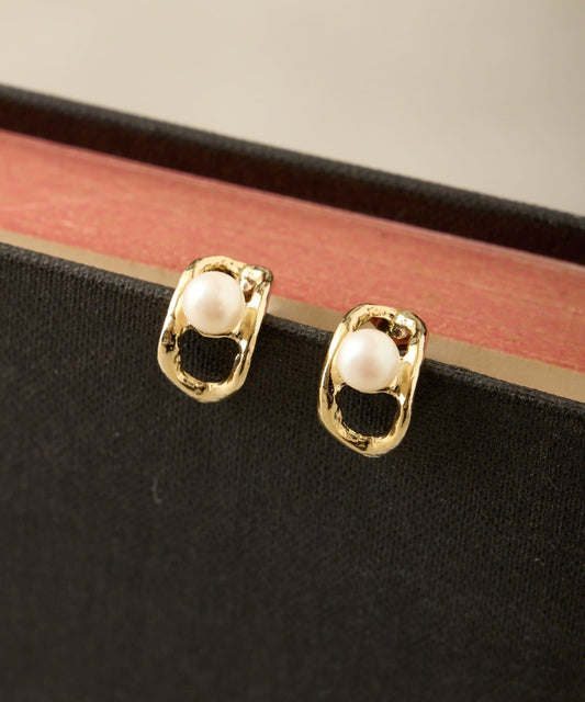 珍珠裝飾耳環