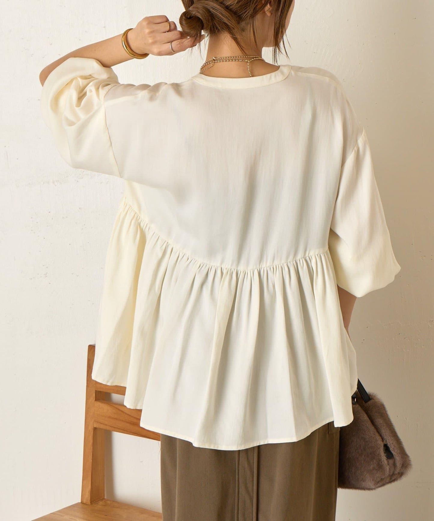 後背拼接褶皺襯衫