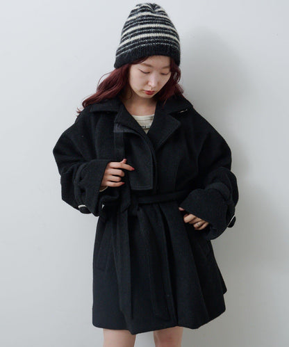 高領喇叭袖大衣