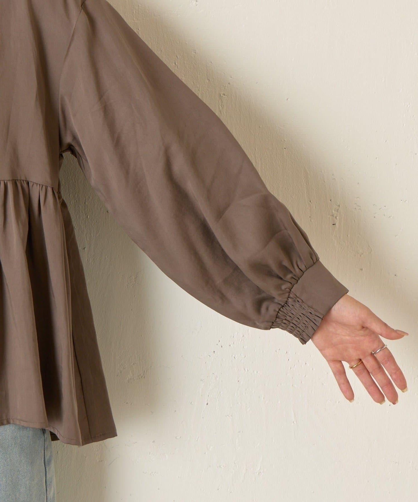 後背拼接褶皺襯衫