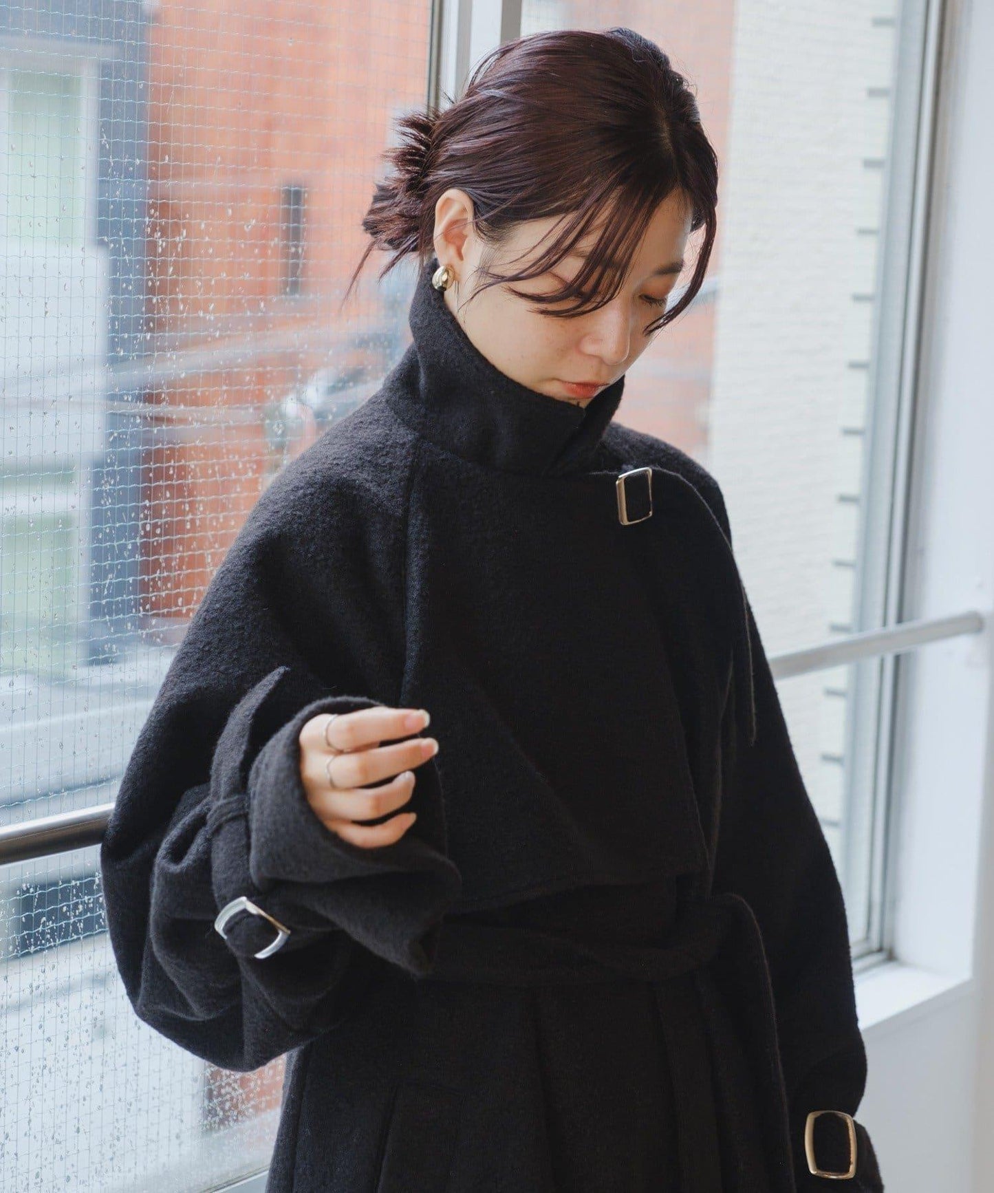 高領喇叭袖大衣