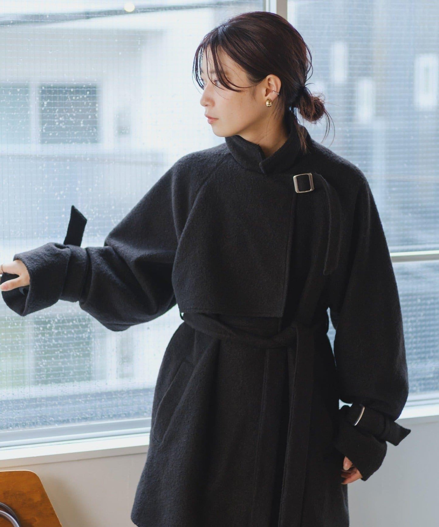 高領喇叭袖大衣