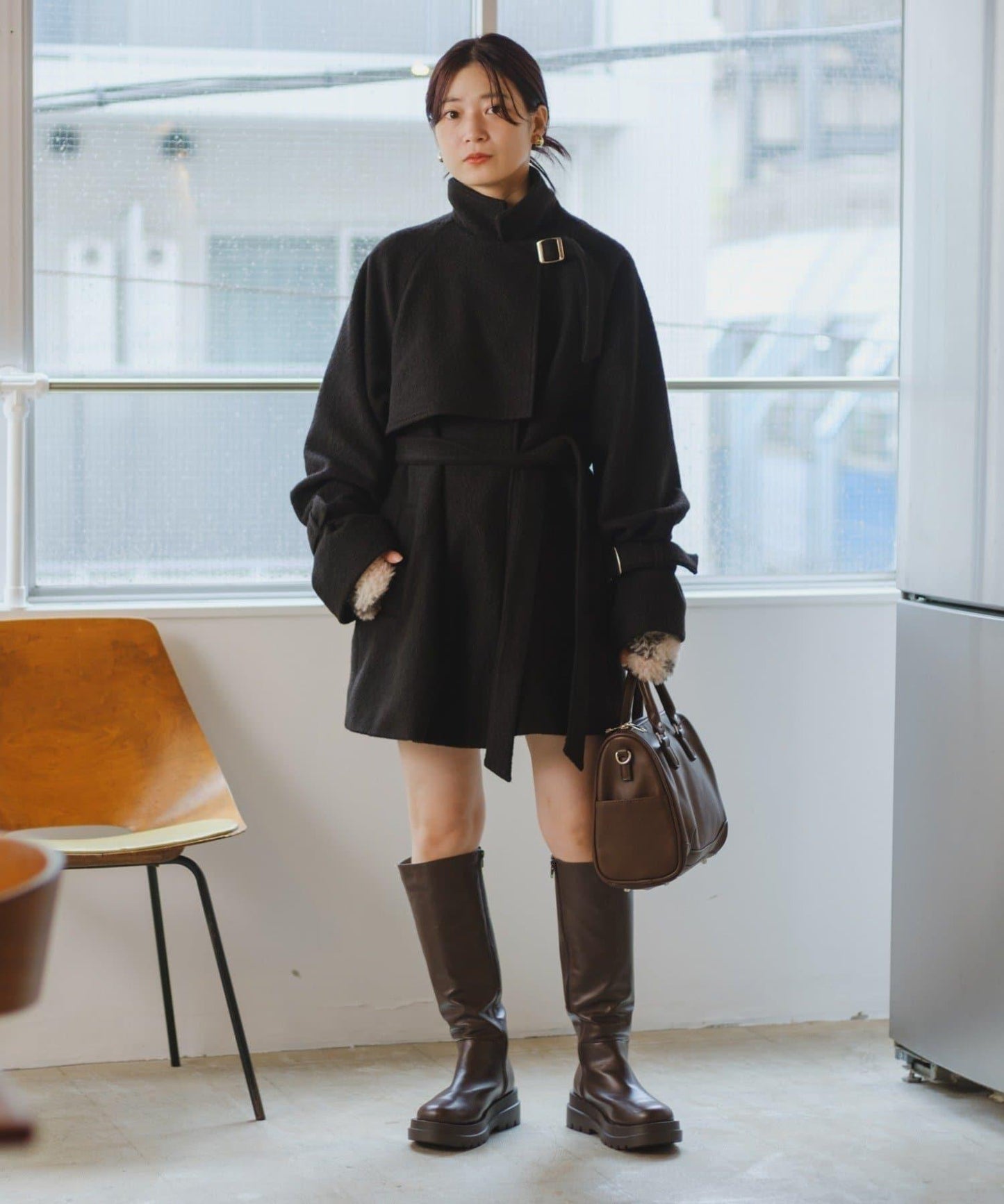 高領喇叭袖大衣