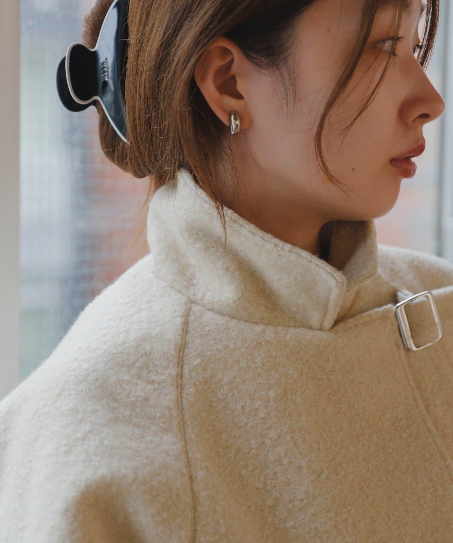 高領喇叭袖大衣