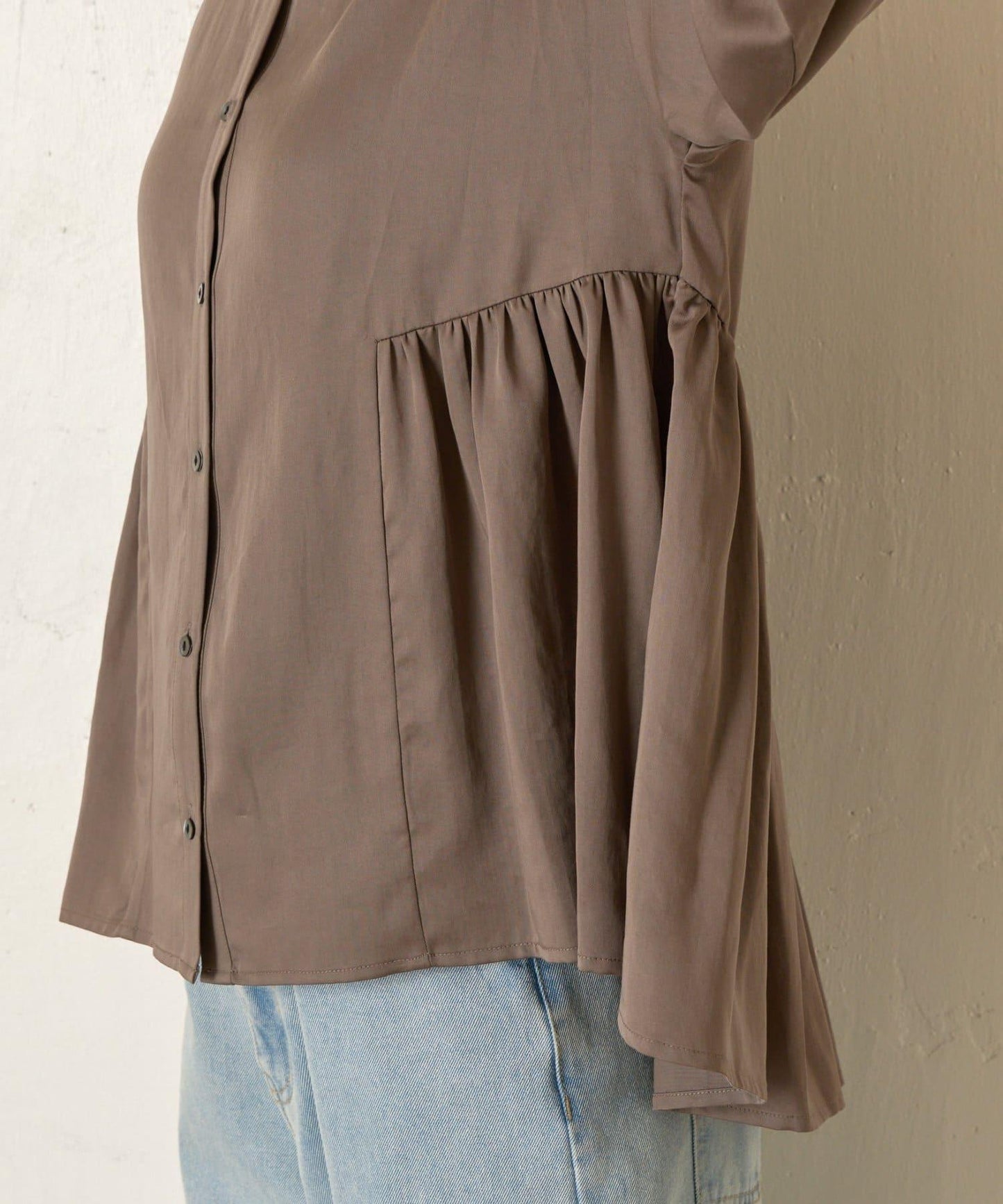 後背拼接褶皺襯衫