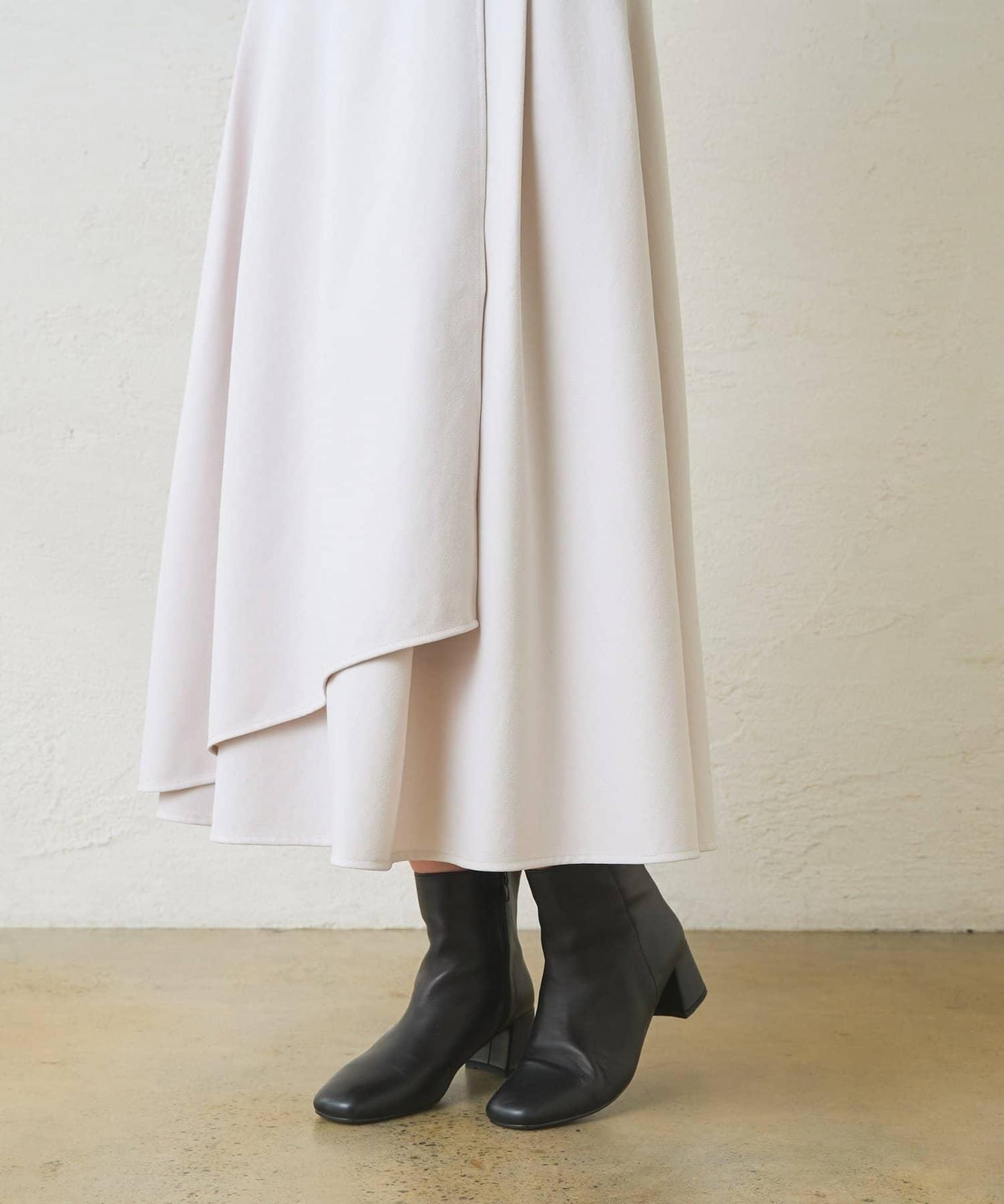 不對稱裹身風格喇叭裙