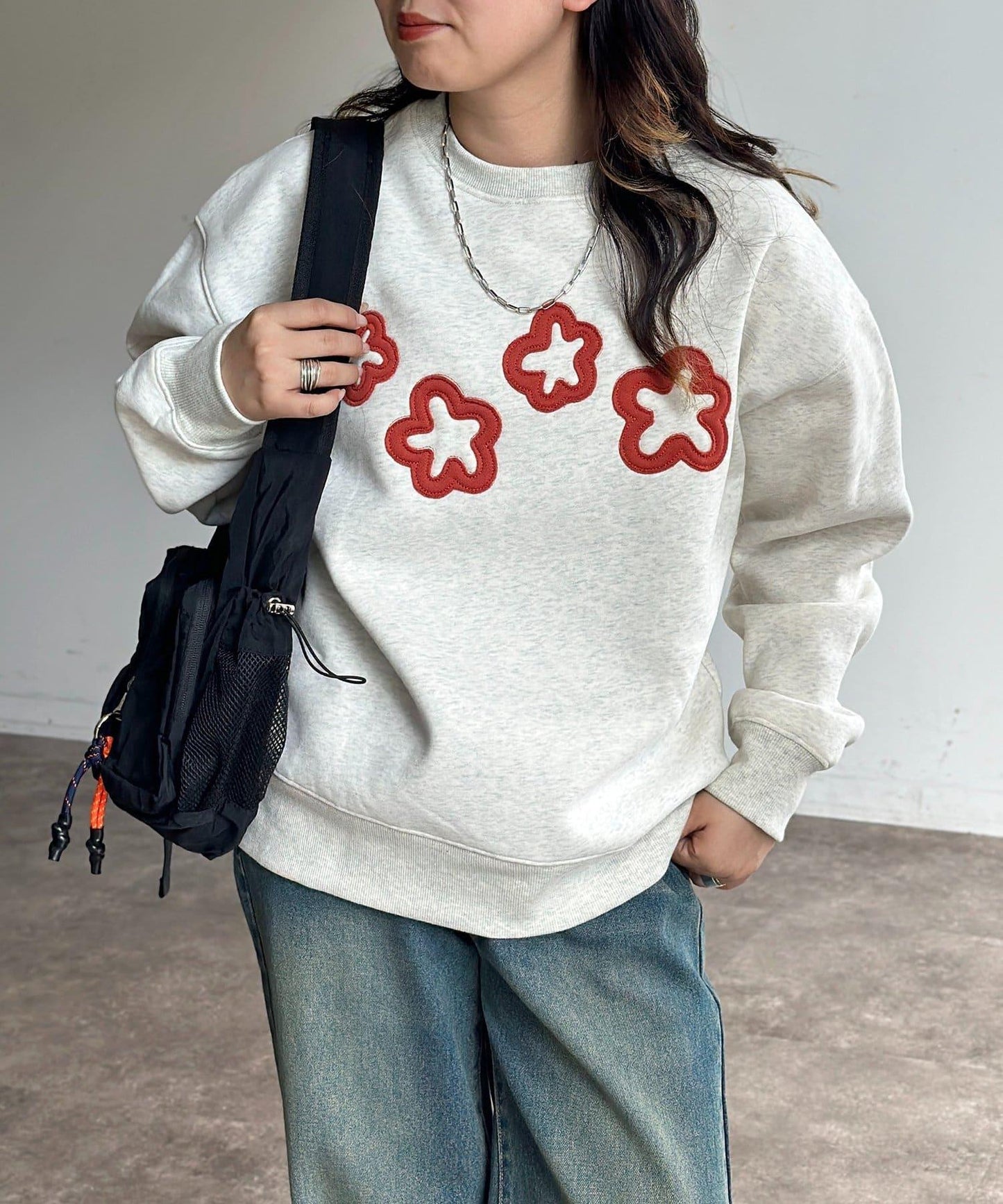 加絨花朵貼布衛衣