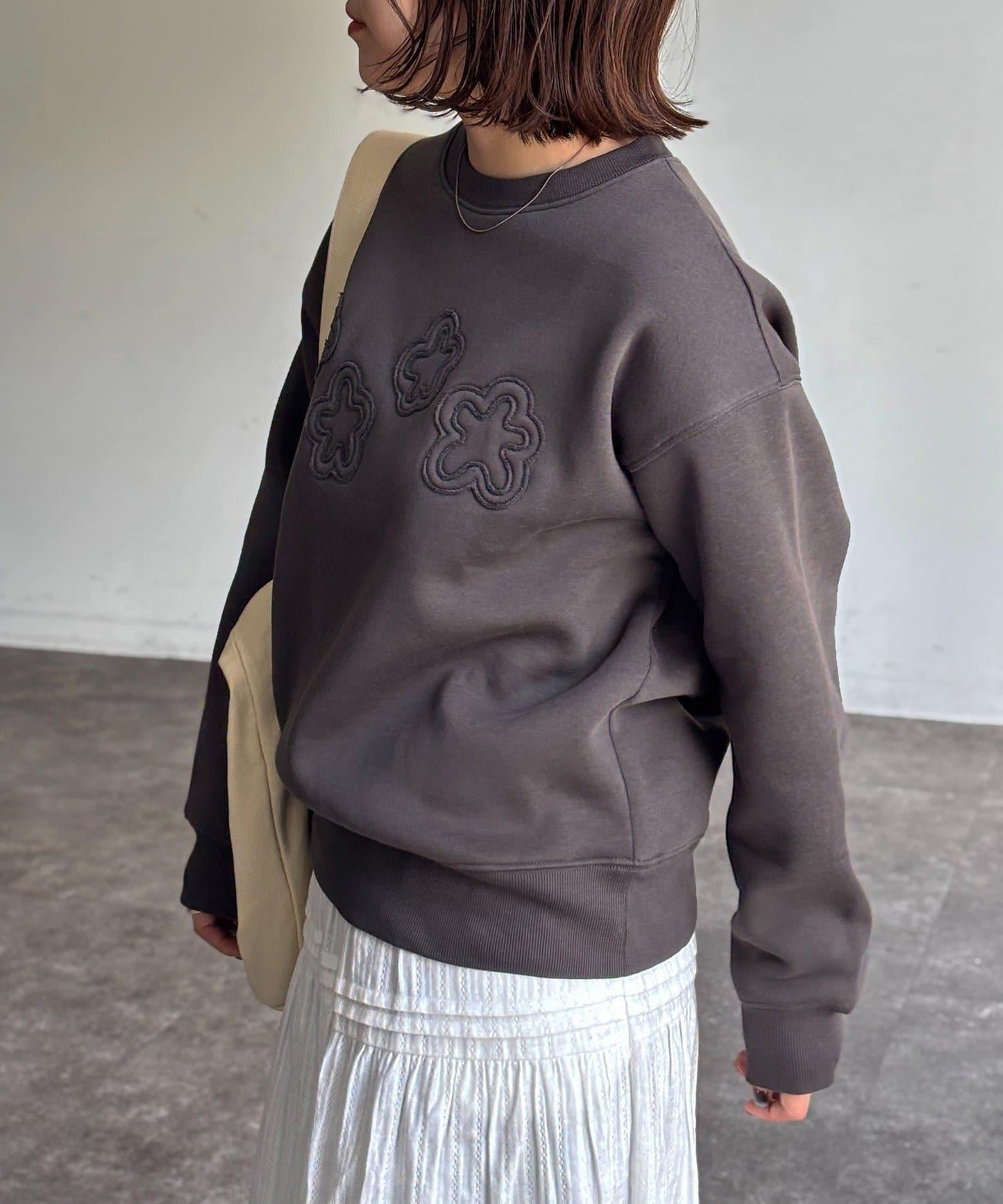 加絨花朵貼布衛衣