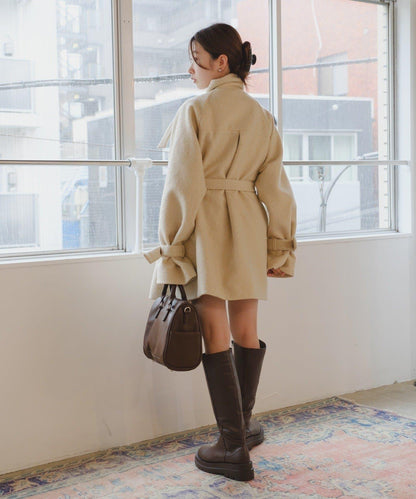 高領喇叭袖大衣