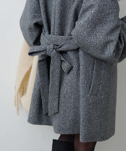 高領喇叭袖大衣