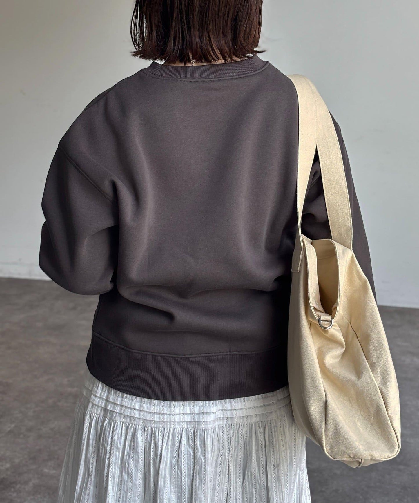 加絨花朵貼布衛衣