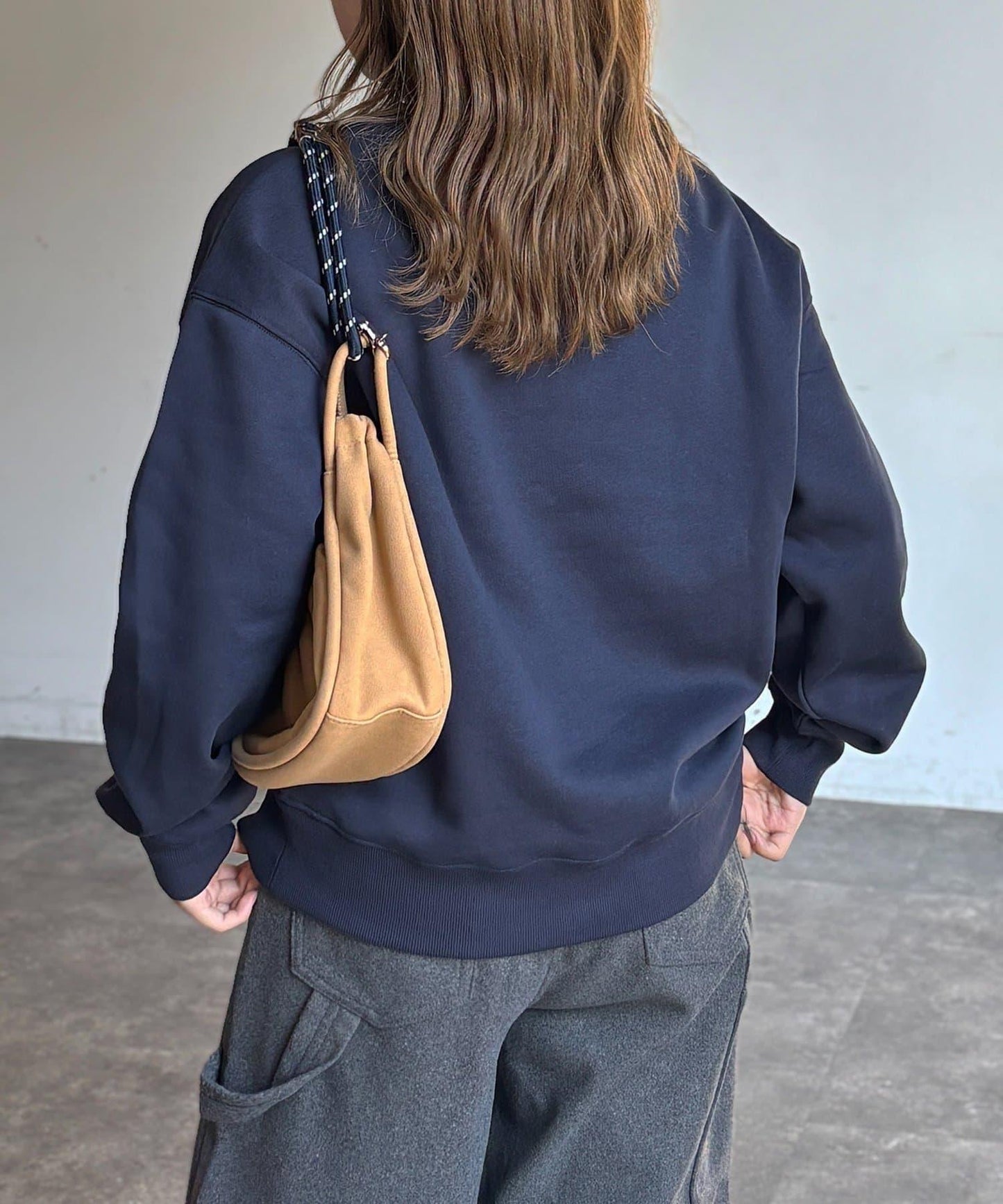 加絨花朵貼布衛衣