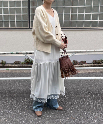 拼接蕾絲下襬緞面吊帶連衣裙