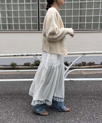 拼接蕾絲下襬緞面吊帶連衣裙