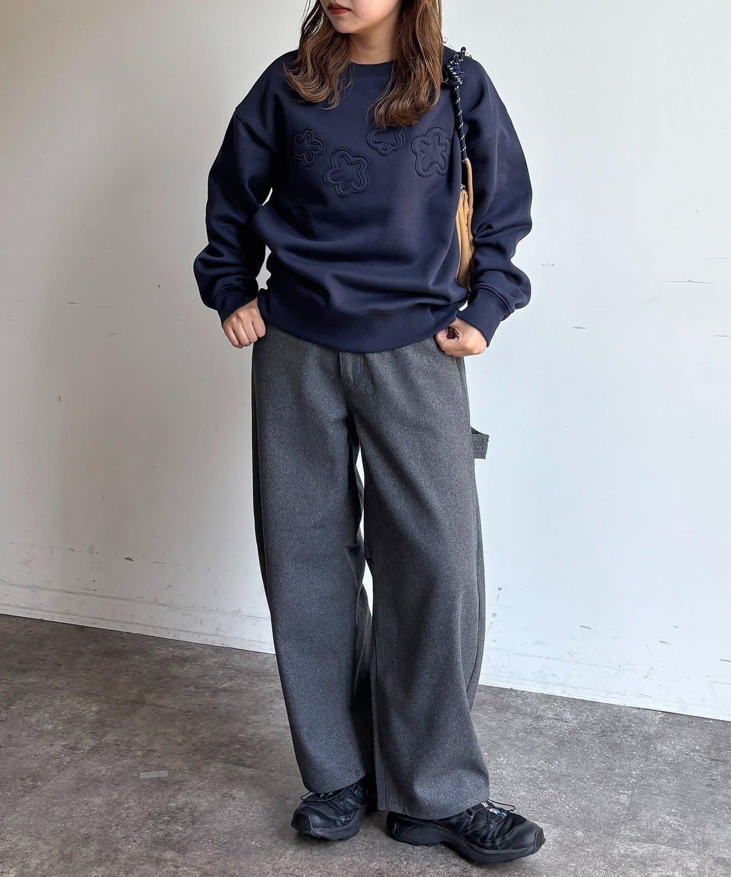 加絨花朵貼布衛衣